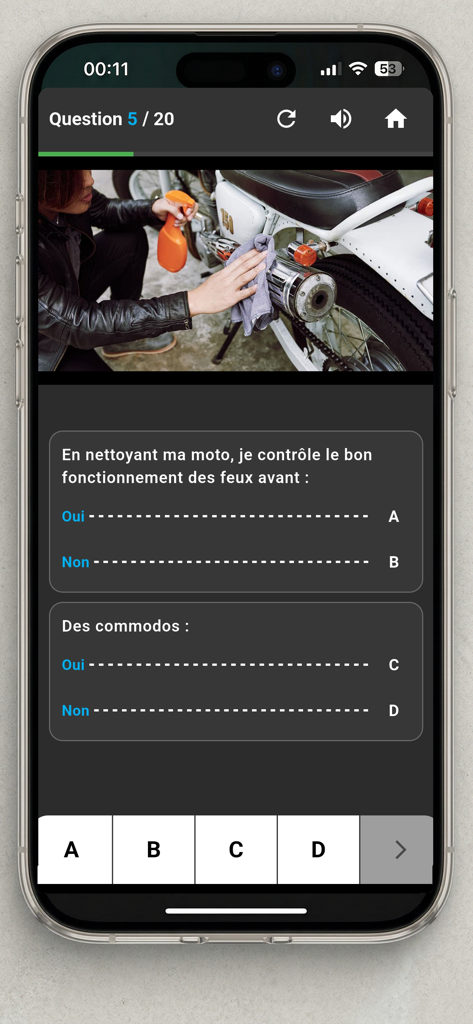 Code Moto ETM - Permis A A1 A2 - Écran de smartphone montrant une question d'examen théorique moto à choix multiples sur l'entretien et les commandes du véhicule avec des réponses multiples.