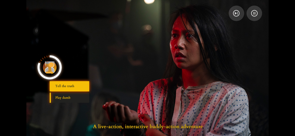 Eine Live-Action-Szene aus Mia and the Dragon Princess mit interaktiven Gameplay-Entscheidungen, um die Wahrheit zu sagen oder dumm zu spielen