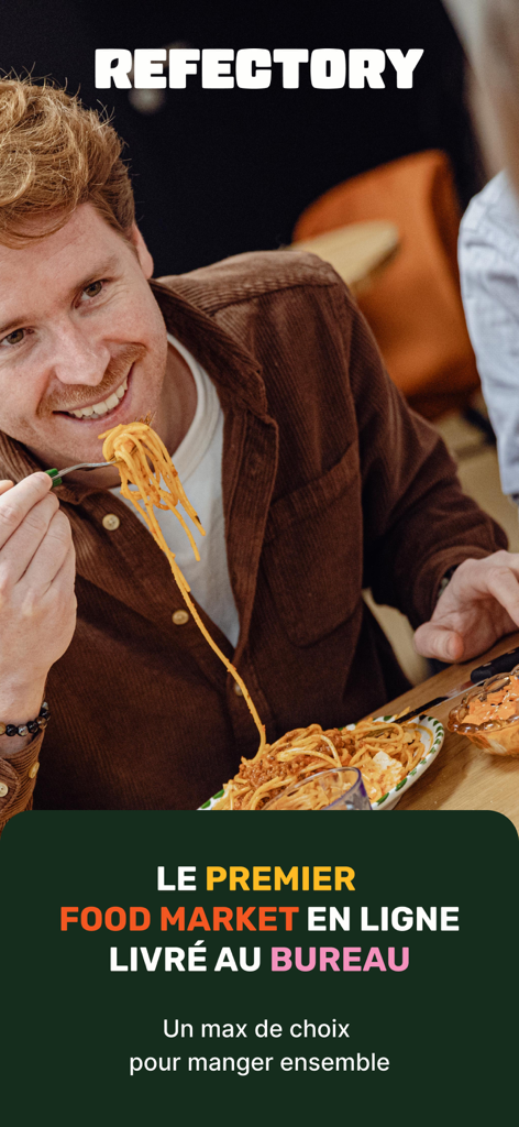 Refectory (Dejbox) - Um homem a comer massa na sua secretária, representando o serviço de entrega de almoços no escritório Refectory