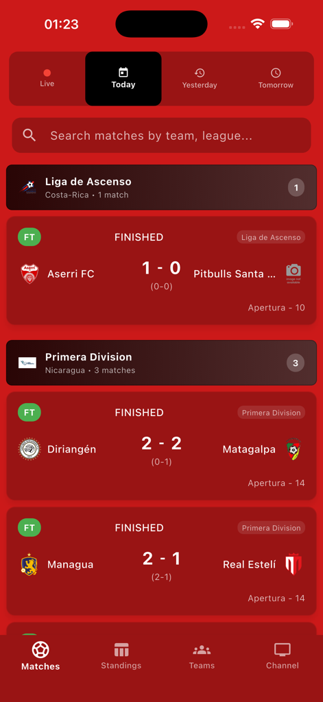 Yacine TV - بث للمباريات - Interface mobile de l'application Yacine TV montrant les résultats de matchs de football pour la Liga de Ascenso et la Primera Division