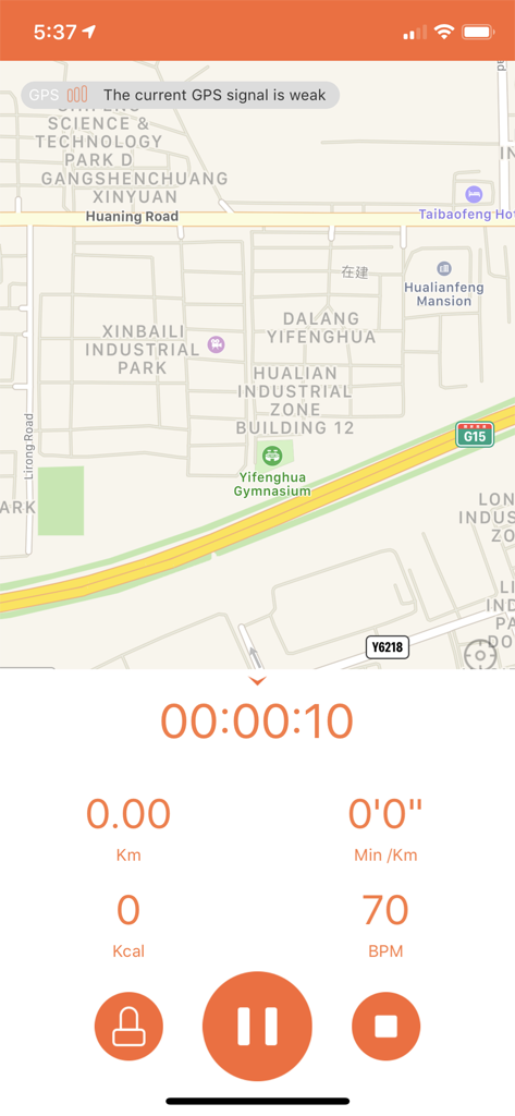 VeryFitPro - Interface de l'application VeryFitPro montrant une séance de course en temps réel avec carte GPS et indicateurs de forme comme la fréquence cardiaque et l'allure