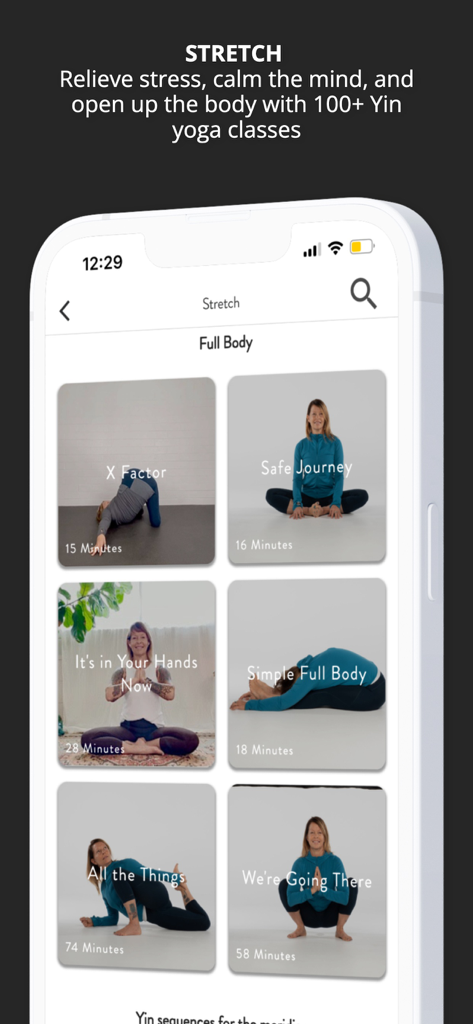 15分から74分までの様々な全身陰ヨガクラスを表示する Stretch. Sweat. Align. アプリのモバイルインターフェース。