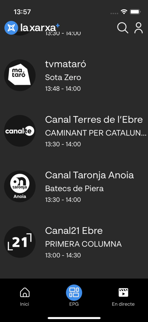 Guia eletrônico de programação do aplicativo La Xarxa plus exibindo canais de televisão locais catalães