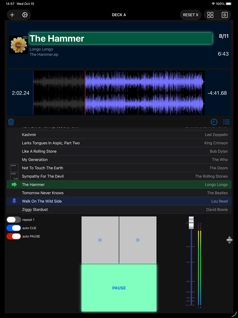 PlayBacker for iPad - Interfaz de PlayBacker para iPad mostrando una lista de reproducción con forma de onda y controles de reproducción para actuaciones en vivo