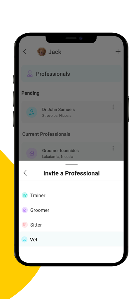 11pets: Pet Care - 11pets mobile app screen showing options to invite pet professionals including vet groomer sitter and trainer