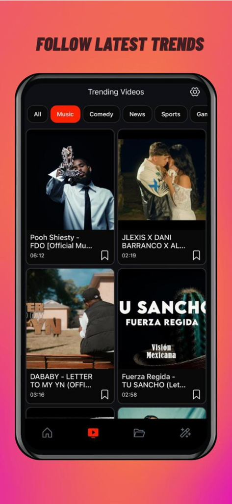 Interfaz de la aplicación Video Saver mostrando un feed de videos musicales populares con filtros de categoría como música, comedia y noticias.