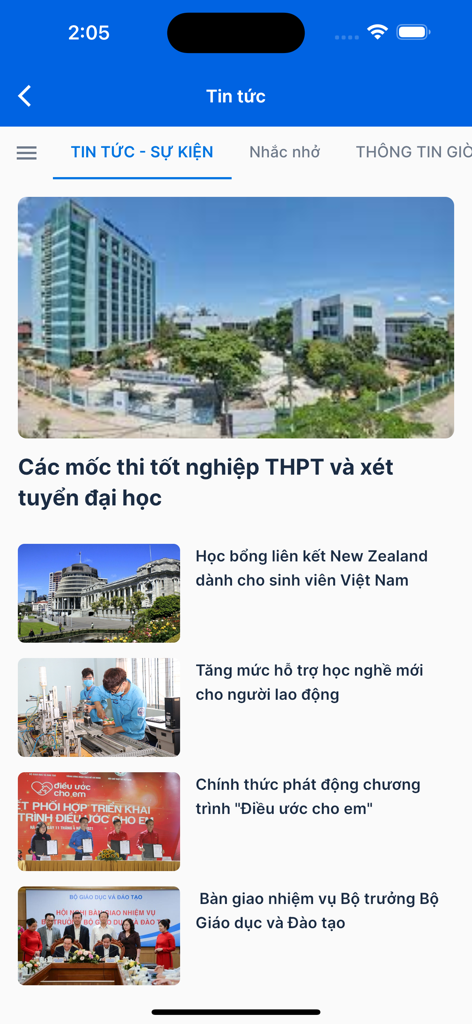 OneUni mobile App Newsfeed-Bildschirm mit Universitätsartikeln und Campus-Updates