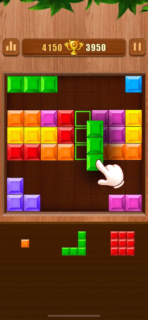 Block Puzzle : Block Blast - Écran de jeu de Block Puzzle Block Blast montrant une main faisant glisser une pièce de bloc verte sur une grille en bois pour vider des lignes