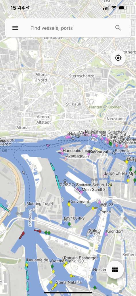 vesseltracker.com mobile - Real-time maritime vessel tracking map interface showing ship positions and names in a busy port