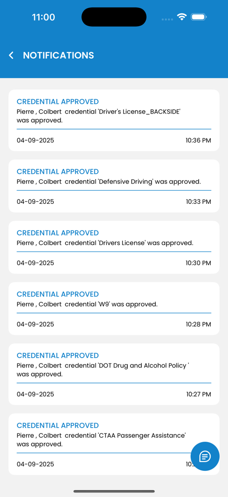 Écran de notification de l'application OMobile montrant une liste des informations d'identification des travailleurs approuvées et le statut de conformité.