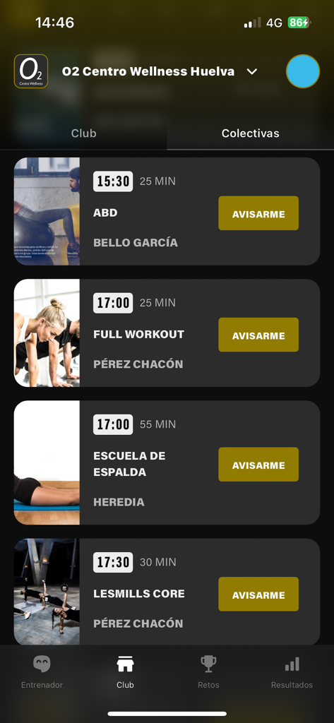 Interfaz de la aplicación SoyO2 mostrando un horario de clases de fitness grupales con botones de notificación de reserva.