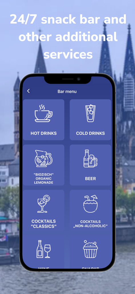 L'app mobile di a&o Hostels che mostra un menu bar 24/7 con categorie per bevande calde e fredde, birra e snack