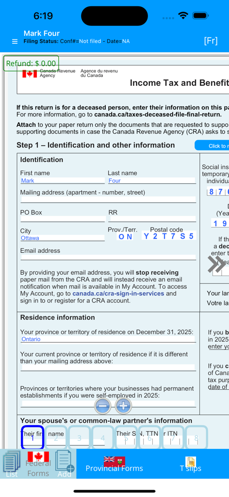 StudioTax 2025 - Interfaz móvil de StudioTax 2025 que muestra la sección de identificación de un formulario fiscal canadiense.