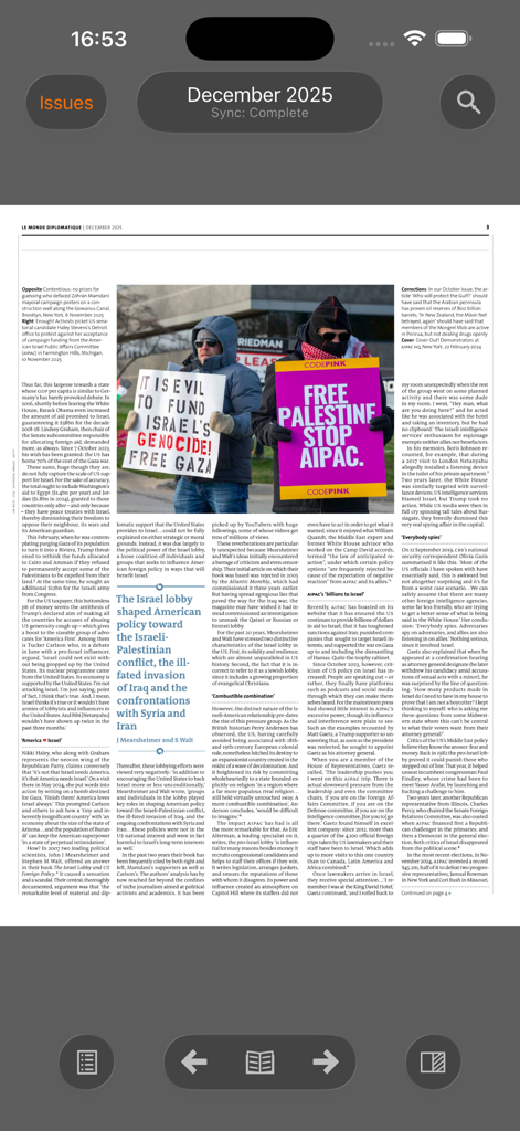 Le Monde diplomatique, English - Aplicación Le Monde diplomatique edición en inglés mostrando el diseño de un artículo de revista con controles de navegación digitales