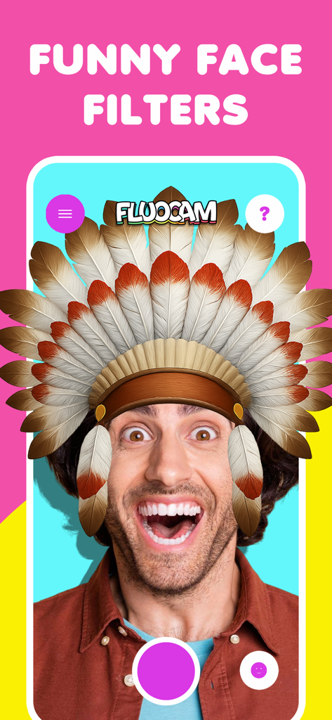Funny face filters FluoCam - Un hombre usando la aplicación FluoCam con una máscara AR de tocado de plumas grande en la cara.