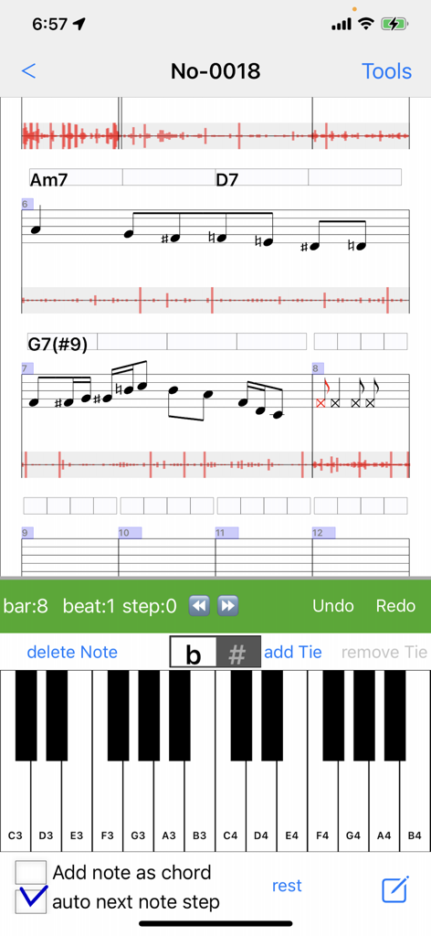 Notate + Play = music notebook - Interface of a music notation app displaying sheet music synchronized with an audio waveform and a virtual piano keyboard for transcription
