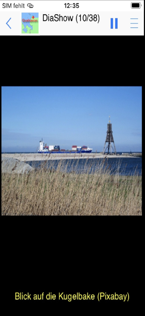 Cuxhaven App für den Urlaub - Slideshow screen of the Cuxhaven app displaying the Kugelbake landmark and a passing container ship.