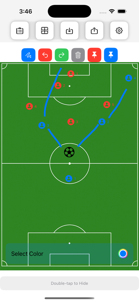 Strike Lite: Tactics Board - Digital soccer tactics board with player icons and tactical movement lines