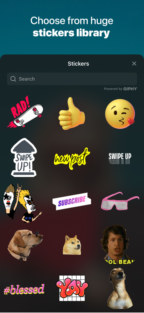 Filmr - Pro Video Editor - Interfaz de la aplicación de edición de vídeo Filmr que muestra una biblioteca diversa de stickers para redes sociales, emojis y gráficos de tendencia impulsados por GIPHY.