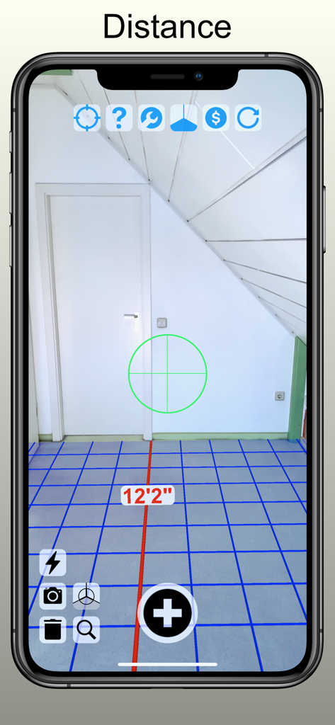Tape Measure Camera AR Ruler - 部屋の床の距離測定を表示しているAR定規アプリの画面