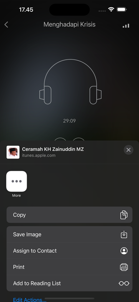 Audio player interface of the Ceramah KH Zainuddin MZ app with sharing menu