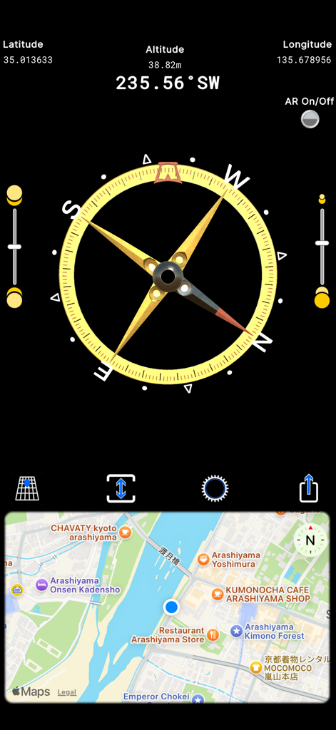 CompassTip app interface showing a 3D compass dial with GPS coordinates and a synchronized map view