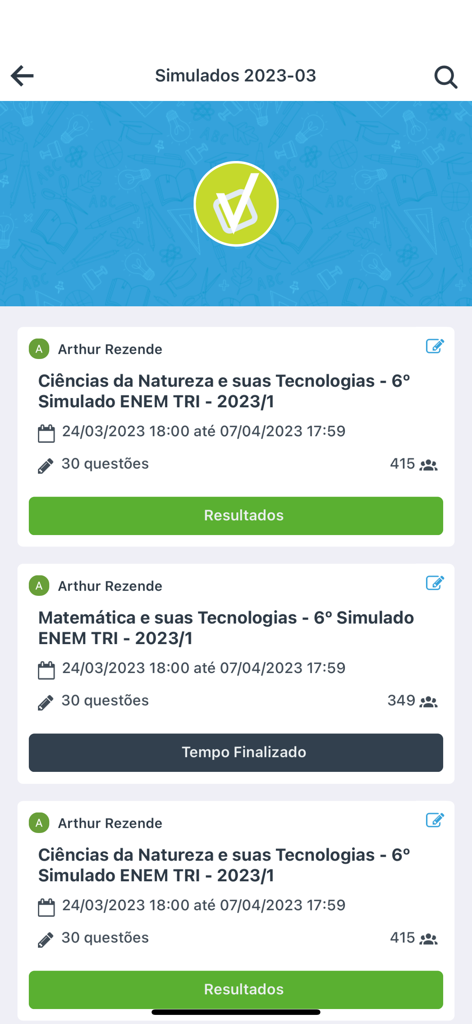 Oberfläche der Estuda.com-App mit einer Liste von simulierten ENEM-Prüfungen für verschiedene Fächer