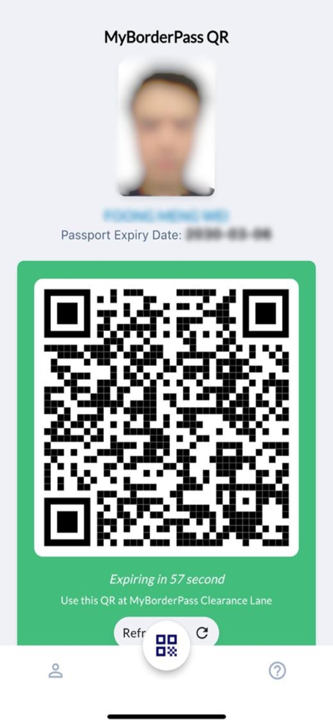 Interfaccia dell'app MyBorderPass che mostra un codice QR per l'autorizzazione doganale al confine della Malesia