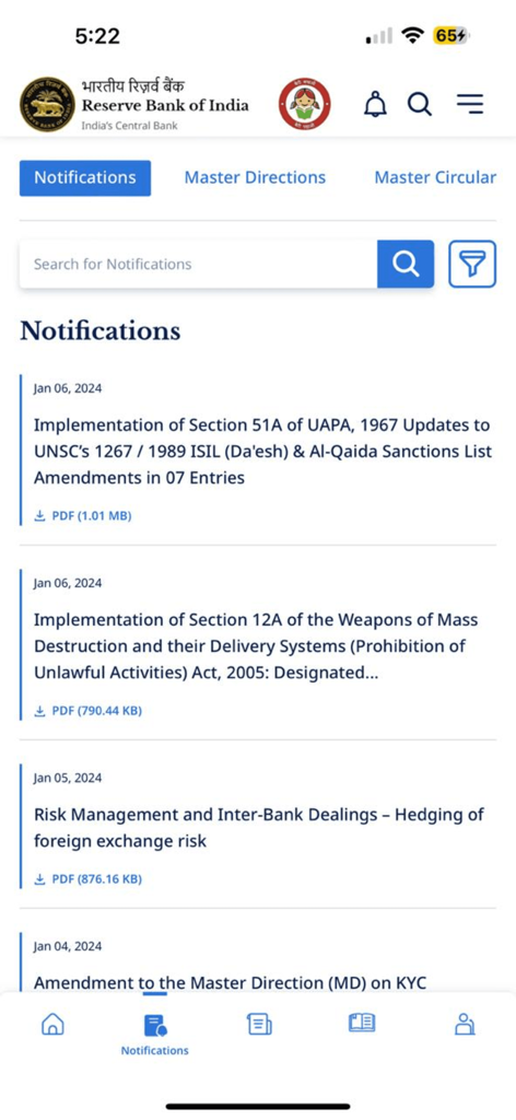 Reserve Bank of India - Pantalla de notificaciones de la aplicación del Banco de la Reserva de la India que muestra actualizaciones recientes de política financiera y anuncios regulatorios
