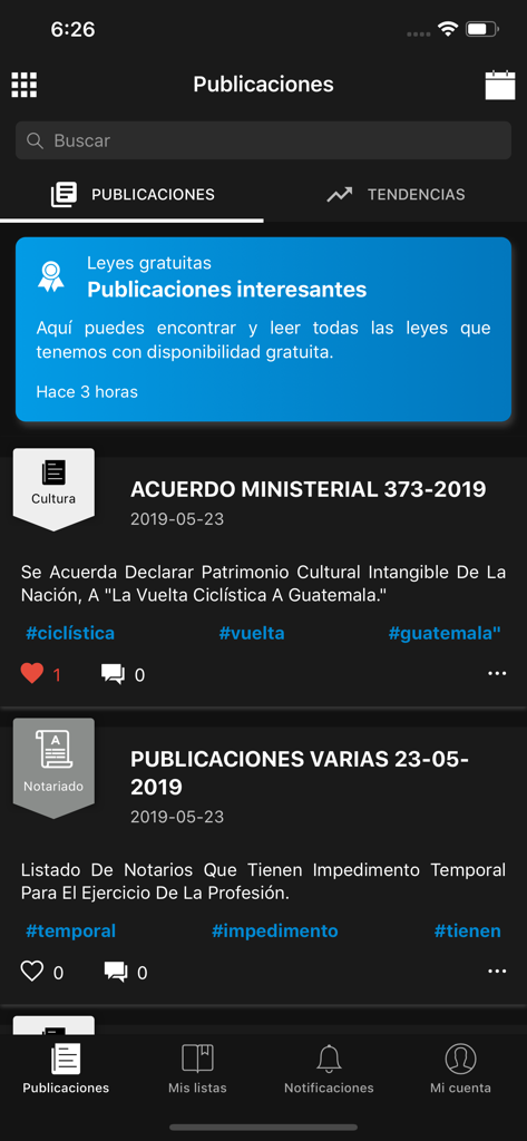 Interfaccia dell'app Infile Juris che mostra un feed di pubblicazioni legali e accordi ministeriali dal Guatemala in modalità scura.