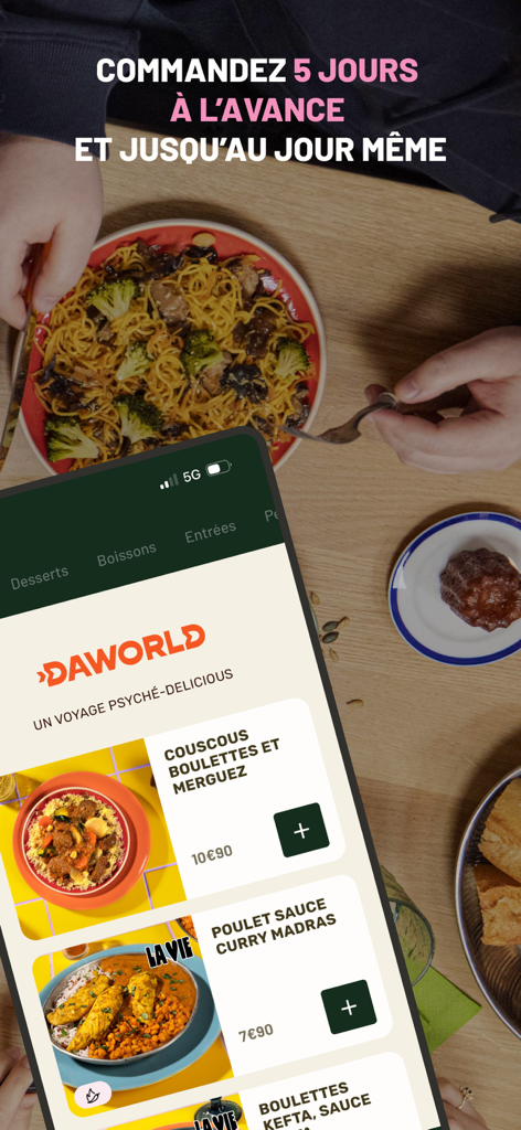 Refectory (Dejbox) - Um smartphone exibindo o menu de comida da aplicação Refectory com diversas opções de refeição e texto sobre encomendar com antecedência.