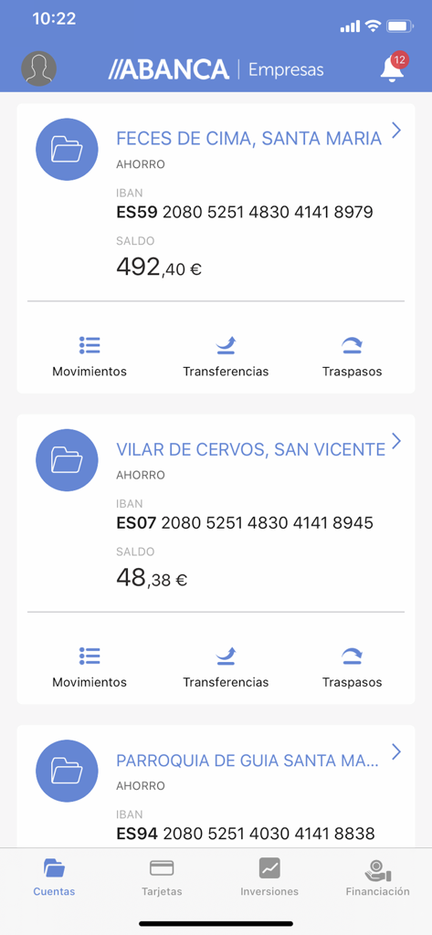 ABANCA Empresas - Panel de la app móvil ABANCA Empresas mostrando una lista de cuentas de ahorro empresariales con IBANs y saldos