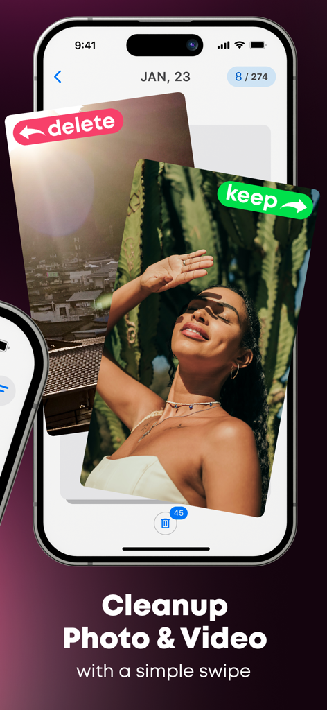 Swipe Guru - Interface de l'application Swipe Guru sur un iPhone montrant un utilisateur glissant des photos pour les conserver ou les supprimer afin de nettoyer le stockage