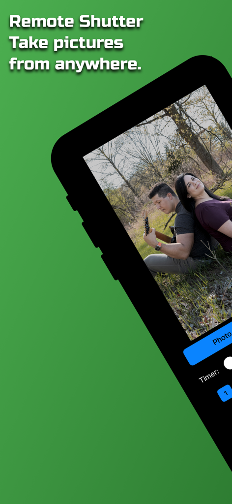 Remote Shutter: camera connect - Interfaz de la aplicación Remote Shutter mostrando a una pareja posando para una foto al aire libre con controles remotos de cámara
