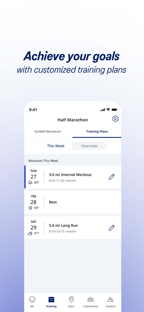 L'application ASICS Runkeeper affiche un plan d'entraînement personnalisé pour semi-marathon avec un programme d'entraînement hebdomadaire.