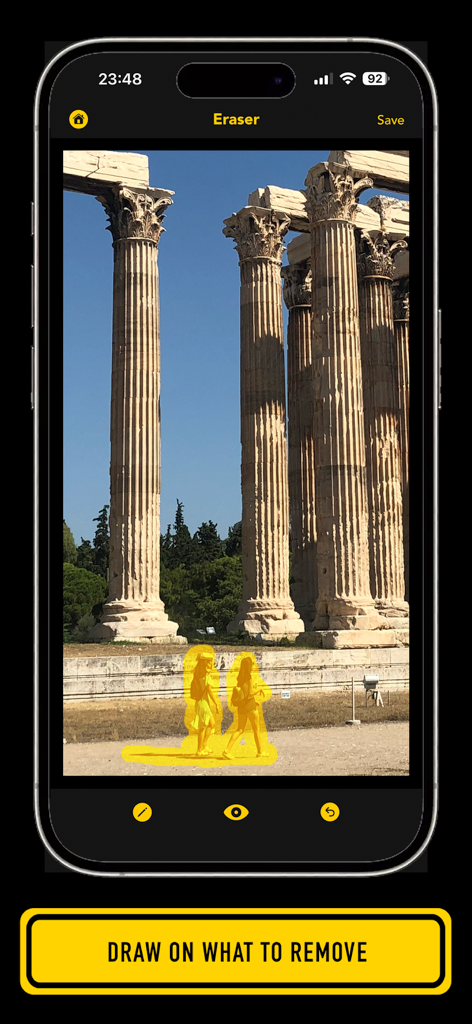 Lama fiXing 앱 인터페이스가 사용자가 역사적 기둥 사진에서 제거할 사람들을 강조 표시하는 것을 보여줍니다.