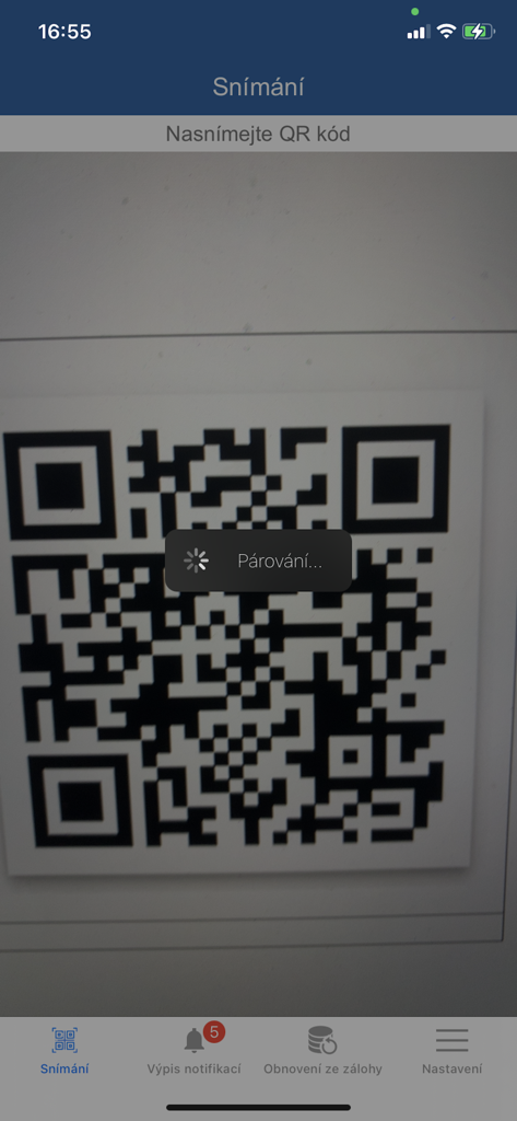 Mobilní klíč eGovernmentu - Mobilni klic eGovernmentu app scanning a QR code for secure login pairing