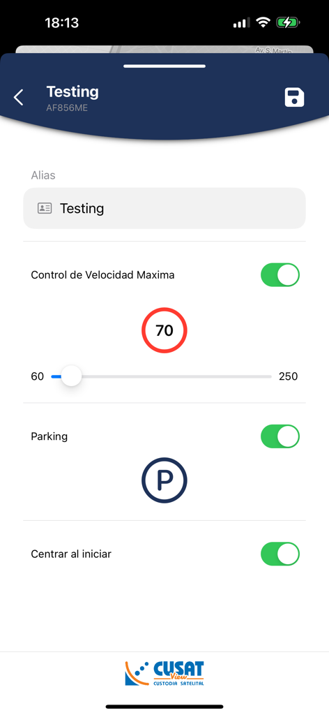 Cusat View - Interfaz de la aplicación móvil Cusat View que muestra la configuración de control de velocidad máxima y alertas de estacionamiento para un activo rastreado.
