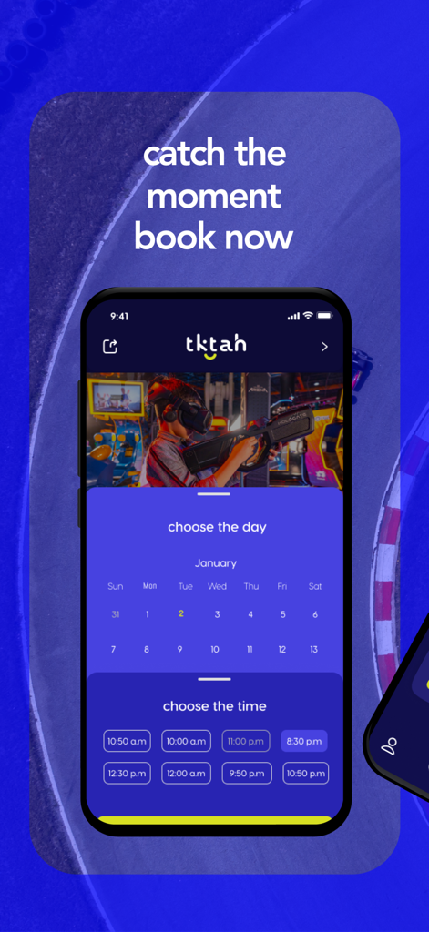 tktah - Interfaz móvil de la aplicación tktah que muestra un calendario y franjas horarias para reservar un evento.