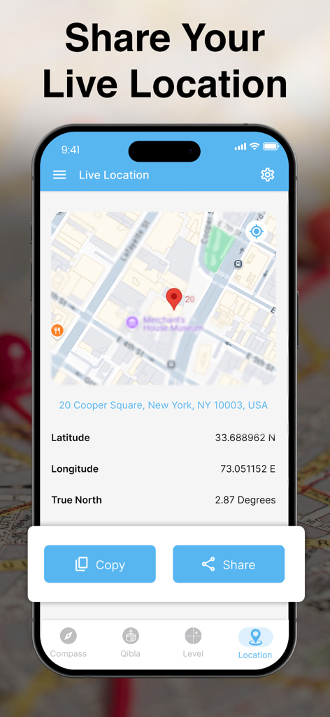 Compass App - Qibla finder - ニューヨークの地図と座標が表示されたコンパスアプリのライブ位置機能を示すスクリーンショット