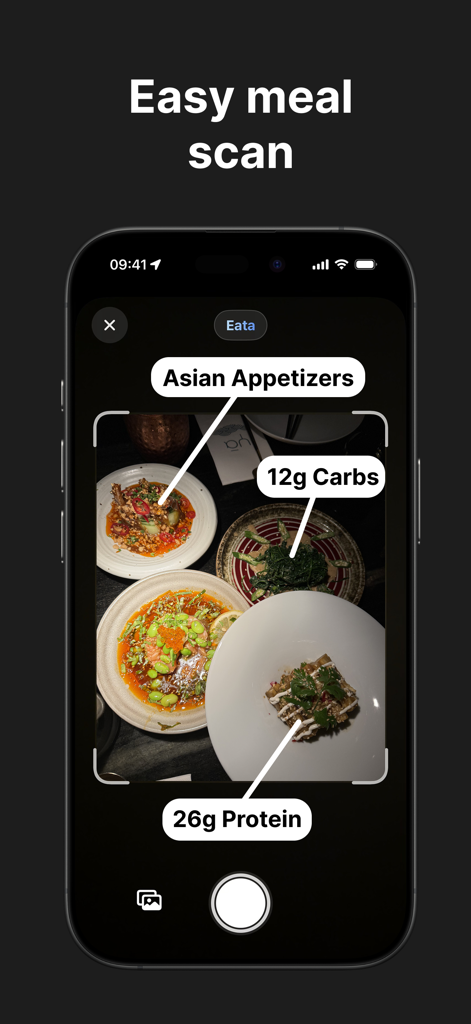 Eata - AI Calorie Tracker - Interfaz de la aplicación Eata escaneando aperitivos asiáticos y mostrando recuentos de carbohidratos y proteínas con IA