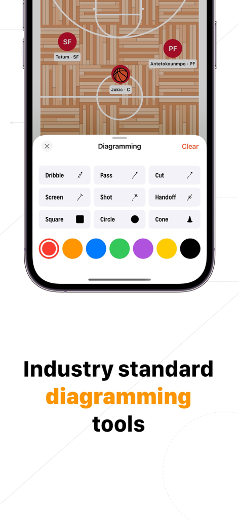 Uno screenshot dell'app Elite Hoops che mostra i suoi strumenti professionali di diagrammazione del basket, comprese le opzioni di disegno degli schemi e la selezione del colore su un campo virtuale.