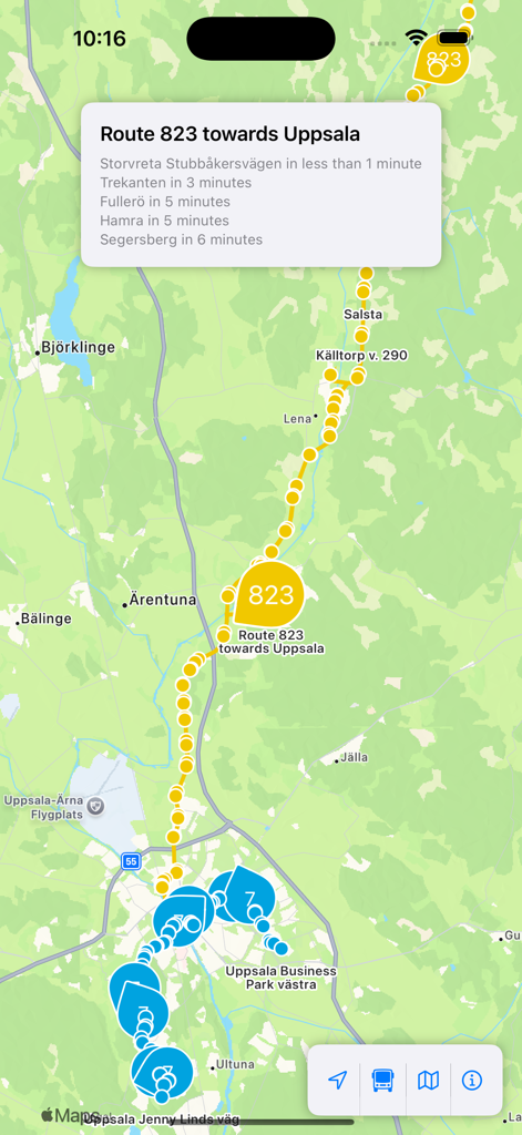 Captura de pantalla de la aplicación UL live map que muestra el seguimiento de autobuses en tiempo real para la ruta 823 en Uppsala