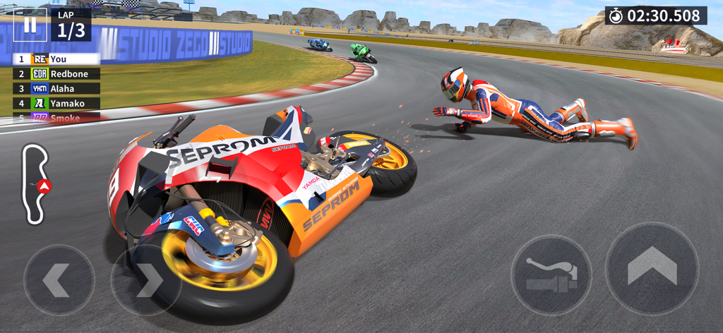 Un pilote glisse sur la piste après un accident de moto dans un jeu de course 3D réaliste.