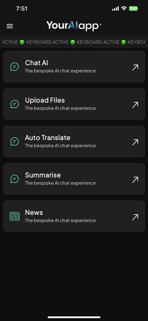 Menu principale de La Tua App AI che mostra le funzionalità per Chat AI, Caricamento File, Traduzione Automatica e Riassunto.