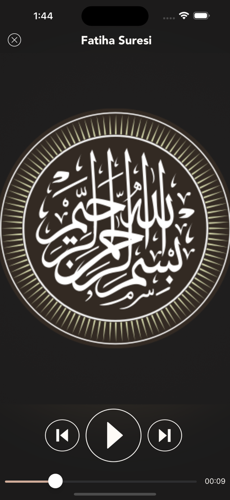 Audio player interface for Fatiha Suresi in the Quran Turkish Translation mobile application