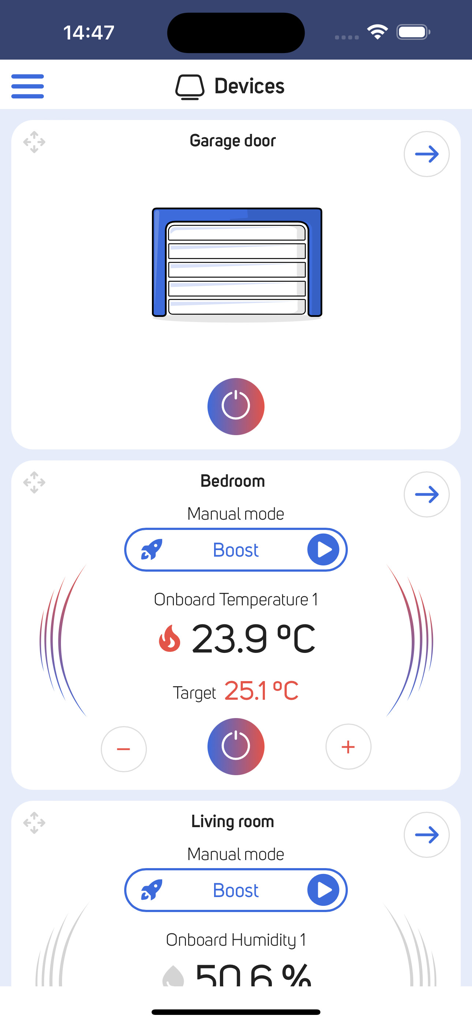 proSmart Mobile-App-Oberfläche mit Fernbedienungen für eine Garagentür, die Schlafzimmertemperatur und die Luftfeuchtigkeit im Wohnzimmer.