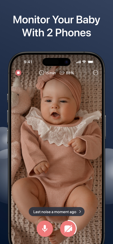 Baby Monitor Camera: Cry Alarm - Tela do smartphone exibindo um feed de vídeo ao vivo de um bebê usando a interface do aplicativo Baby Monitor Camera