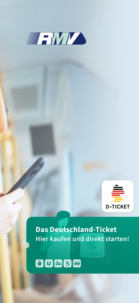 RMVgo - Una persona usando la app RMVgo en un smartphone para comprar el Deutschland Ticket para el transporte público alemán.