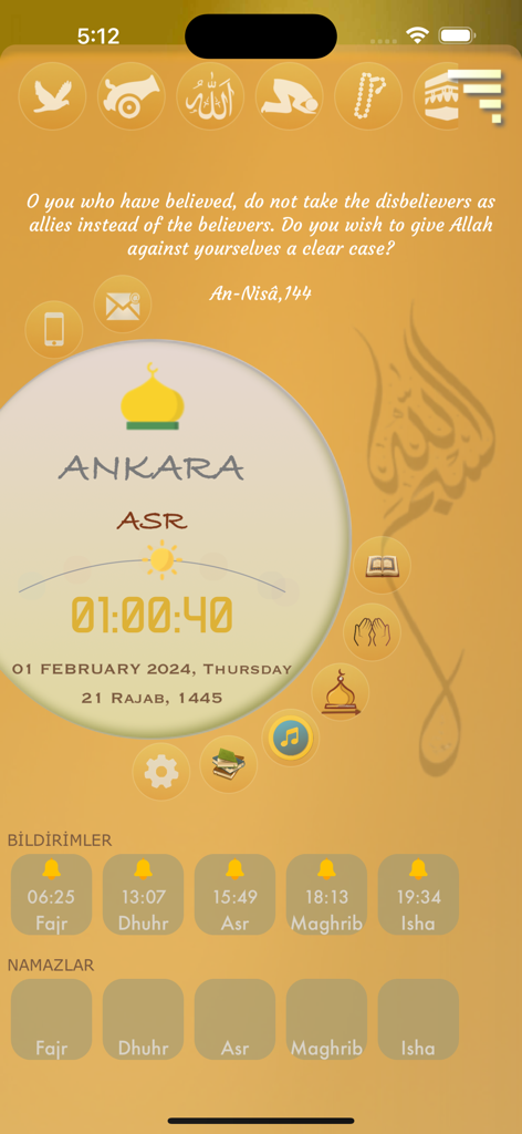 Interface utilisateur de l'application Muslim Prayer Times Pro montrant le statut actuel de la prière et le calendrier quotidien des prières
